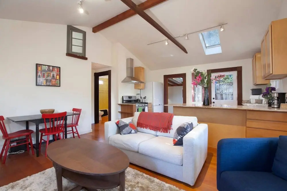 Curtis Cottage · Berkeley Cottage, comfy, stylish, good wifi