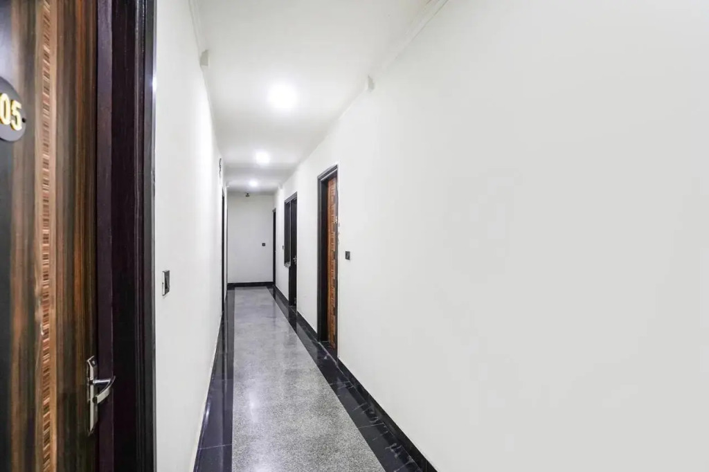 Yoyo Rooms Near Saphire International School Sector 70