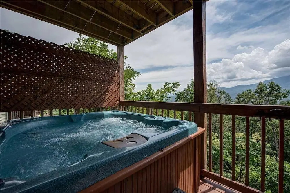 Smoky Mountain View 3 Bedroom Home with Hot Tub