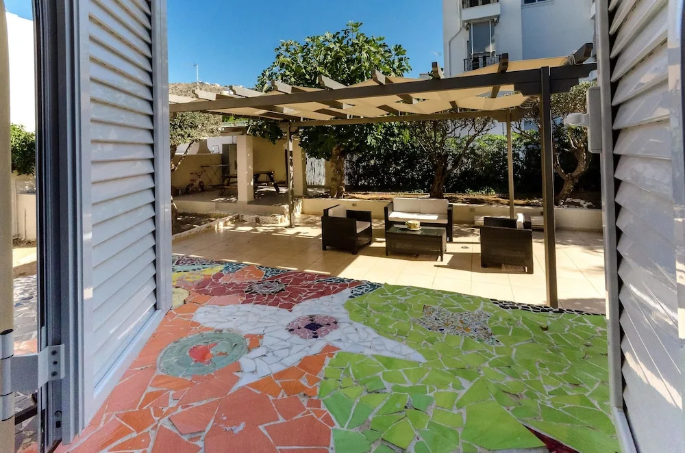 Glyfada  Aquarius Big Garden Villa