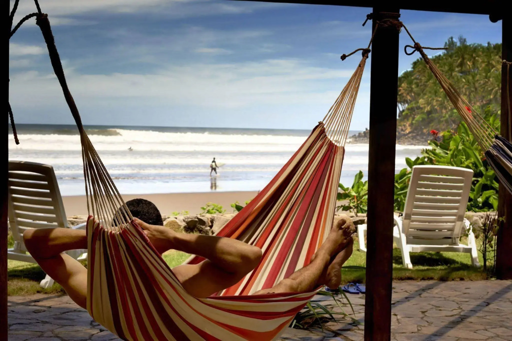 Las Flores Resort