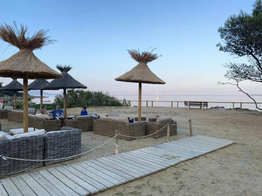 Comfy villa in Bormes-les-Mimosas with swimming pool