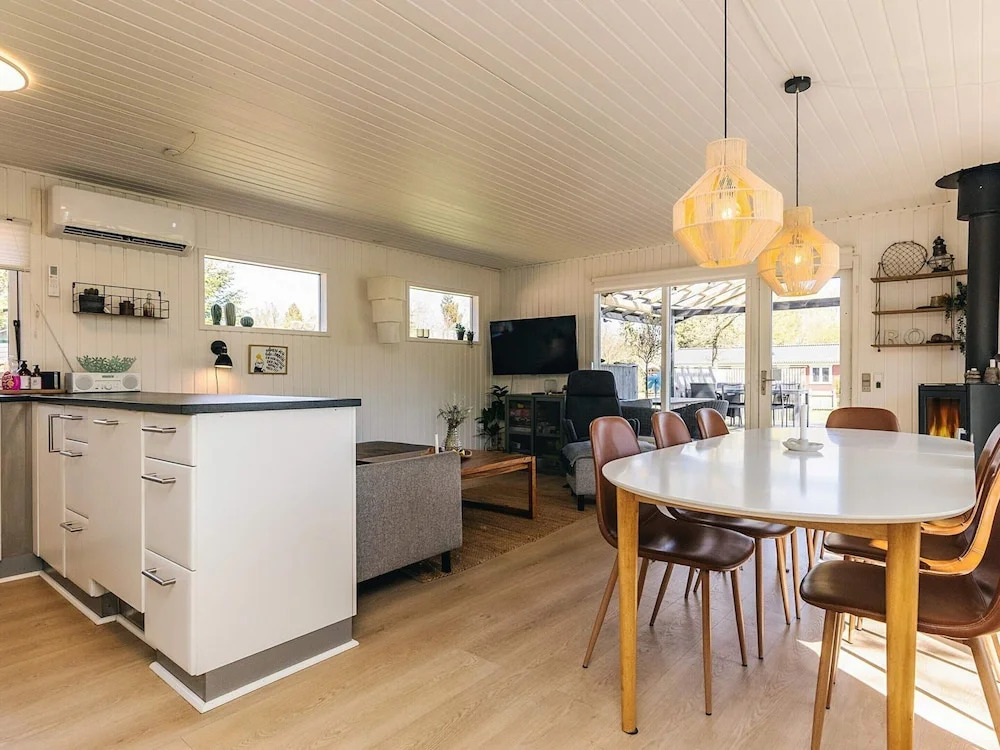 6 Person Holiday Home in Skals