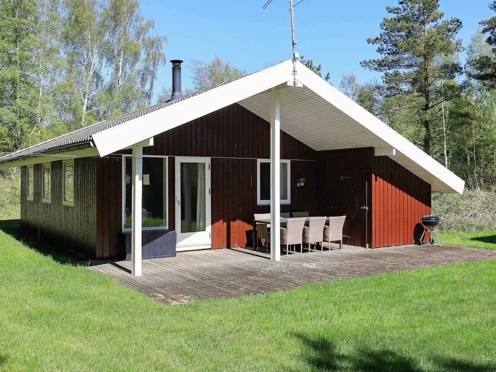 Cozy Holiday Home in Læsø near Sea