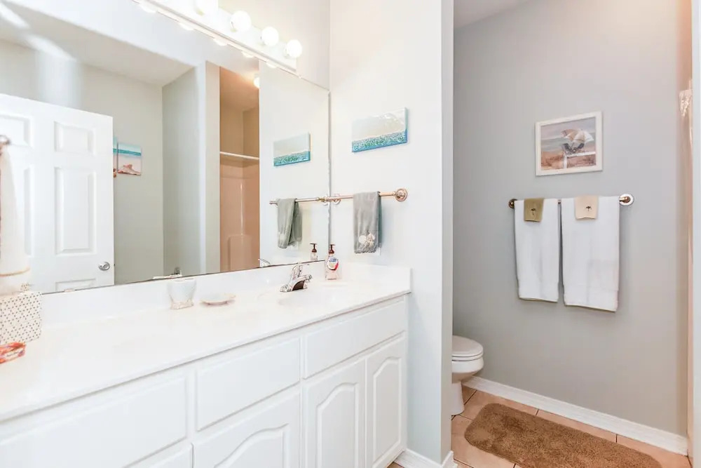 455 Hidden Lake Way House - 4 Br home by RedAwning