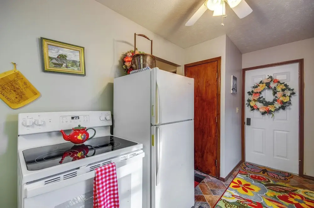Walk to Dtwn: New Orleans-themed Lebanon Cottage