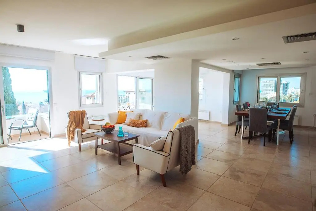 Amathus suite with sea view
