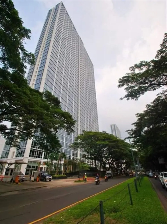 Modern Comfy Studio Apartment at U Residence
