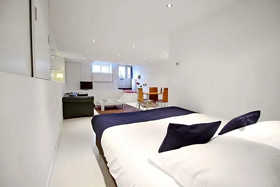Romantic Jordaan Canalsuite near Anne Frank House