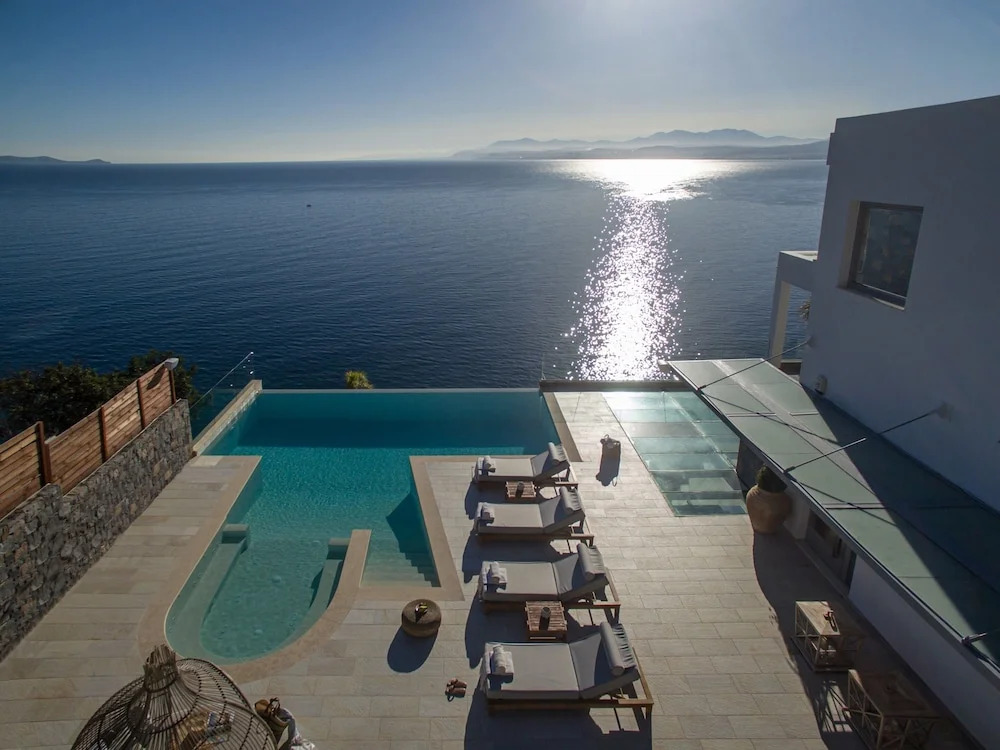 Lady Sea 6 Bedroom Villa with Heated Pool & Private Beach Access
