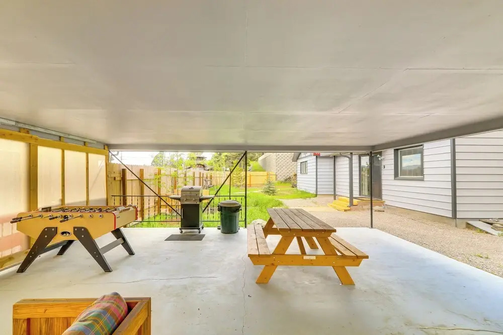 Downtown Bigfork Home w/ Fire Pit, Walk to Harbor!
