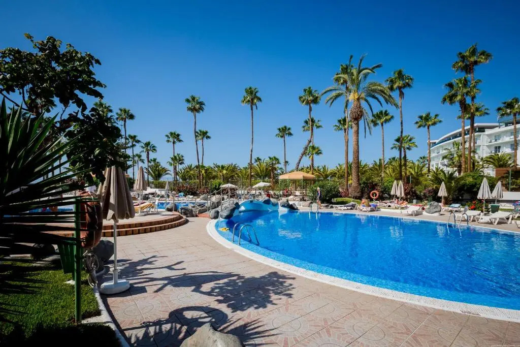 Apartamento Blanco 127 en La Caleta - Altamira