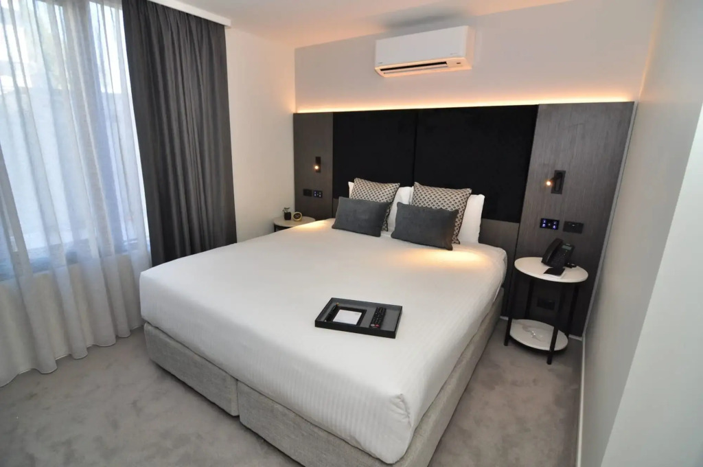 Deco Hotel Canberra
