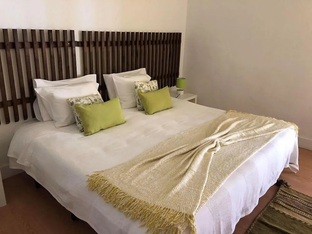 Avis Guesthouse