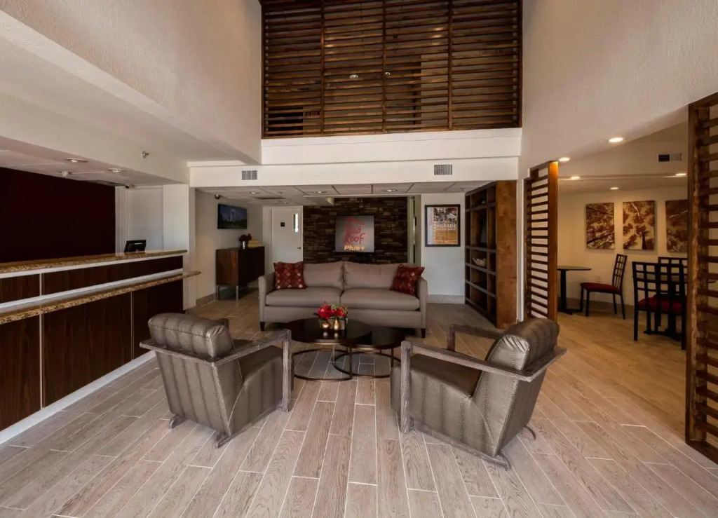 Red Roof Inn PLUS+ Houston - Energy Corridor
