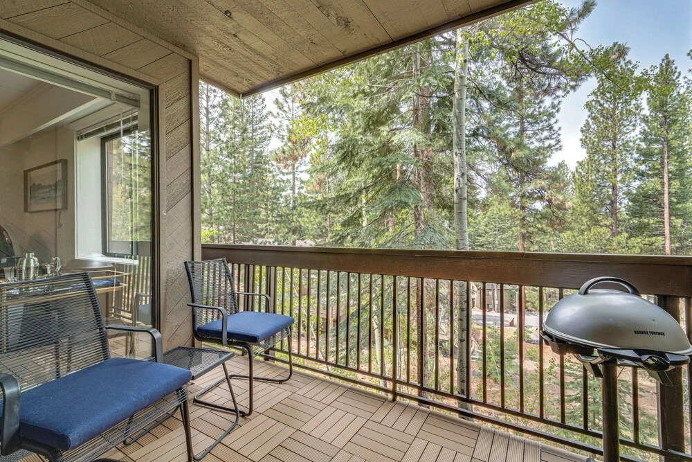 1 Mi to Lake Tahoe & Beach! All-season Getaway
