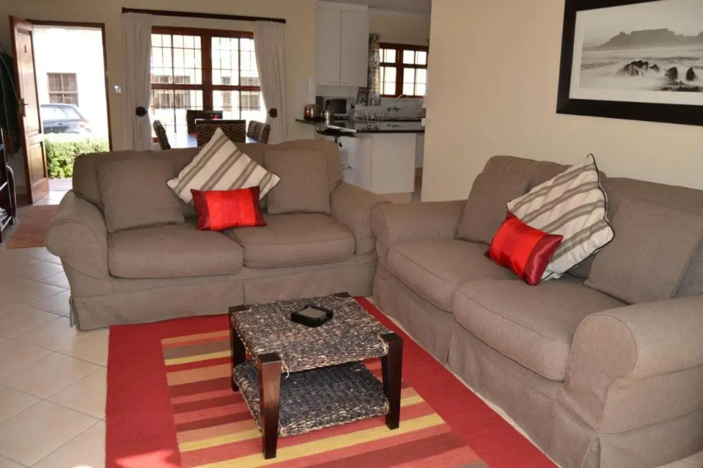 3 Riverside Mews