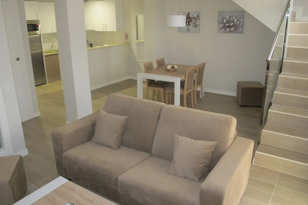 Apartamentos Pinar Málaga Centro - Carretería
