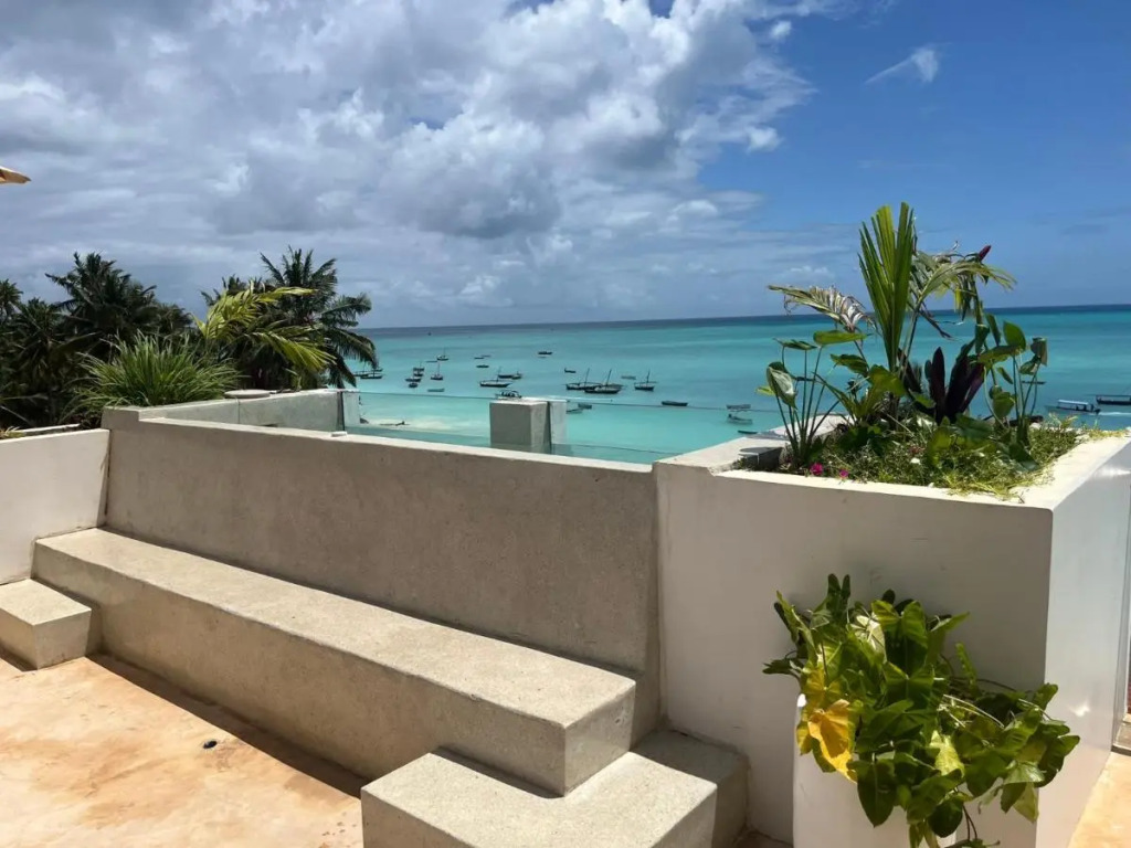 Aluna Beach Apartments