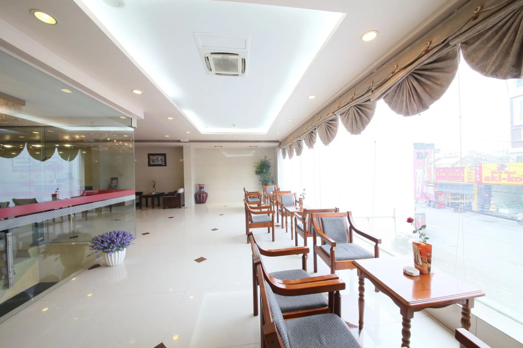 Level Hotel