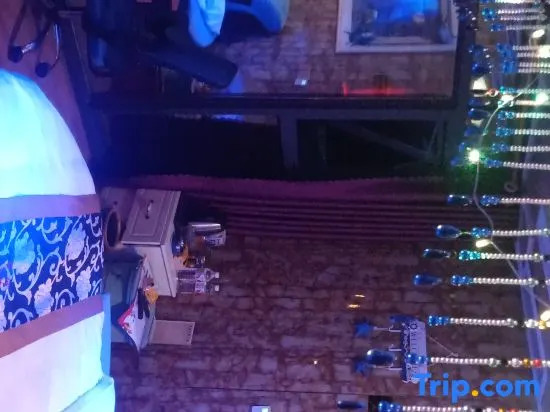 Wuchuan Aicheng Theme Apartment