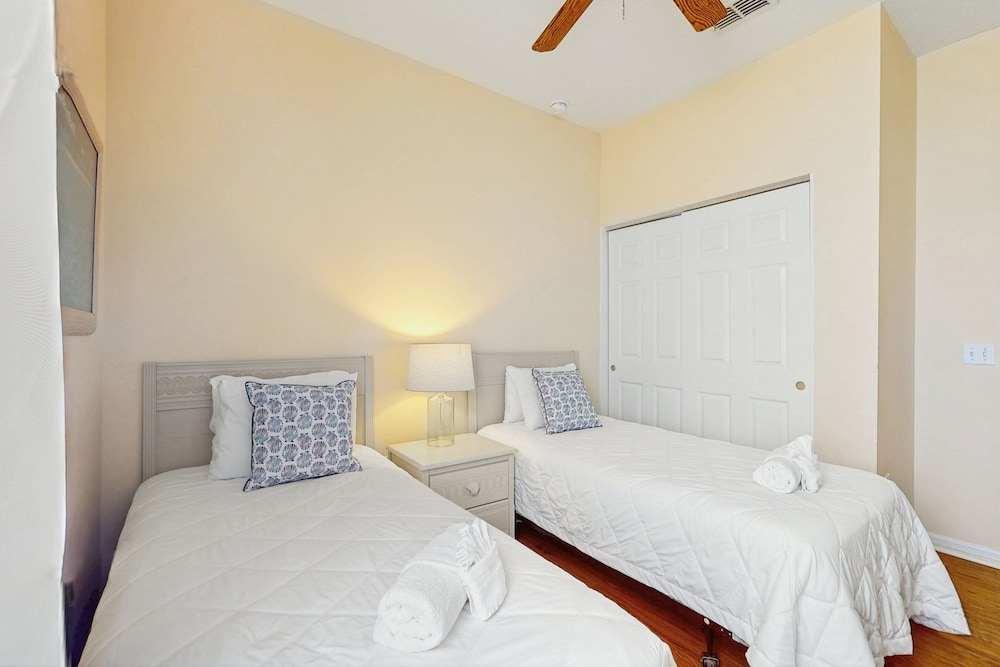 Private Pool, Great for Kids, 12 Miles to Disney Dogs OK, Snowbirds Welcome