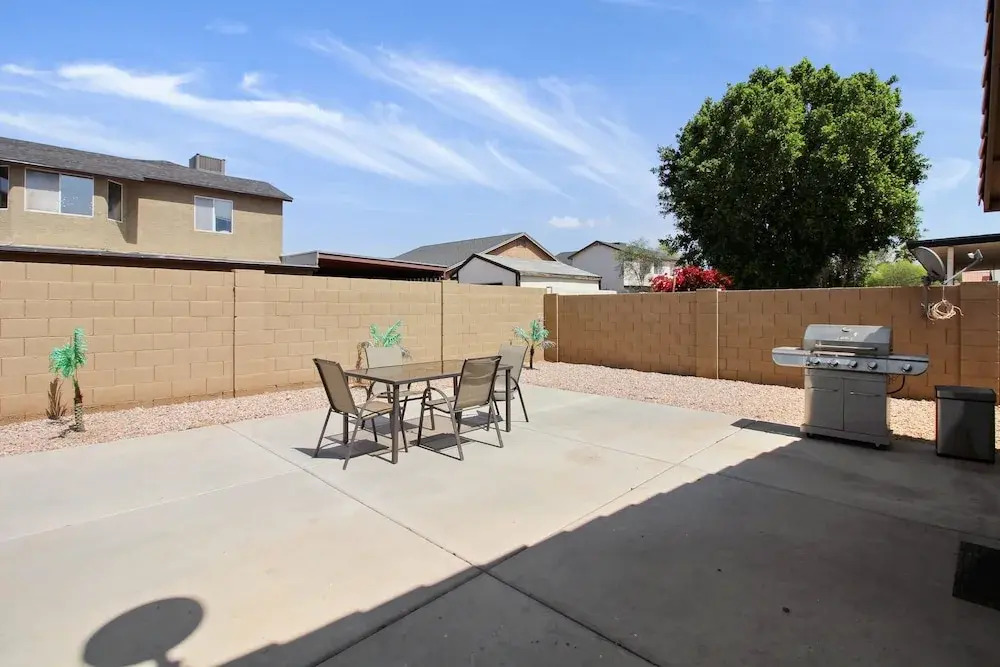 3 Bedrooms Near State Farm Stadium Pets