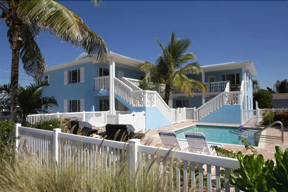 AM Beach Place Unit 6