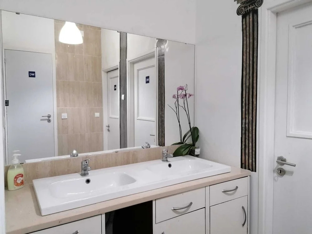 Chiado Open World Hostel