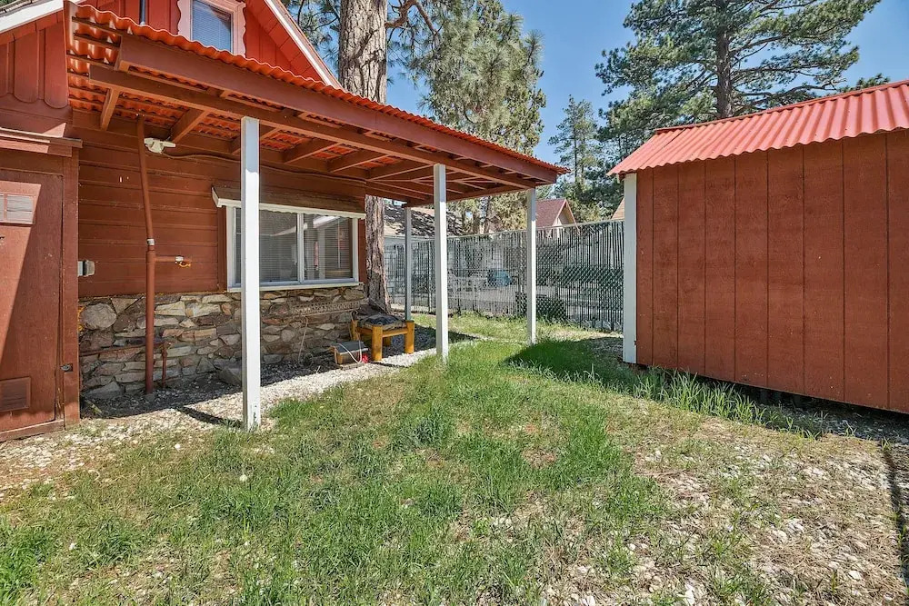 The Vintage Bear Cabin