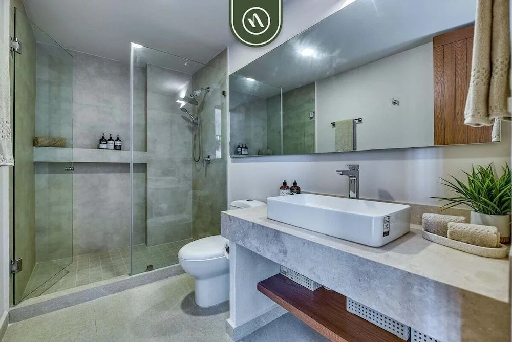 Brand New Studio - 2 Min to Beach - Rooftop Pool