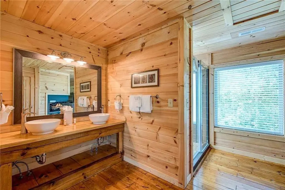 Mountain Splash 2 Bedroom Home with Private Pool