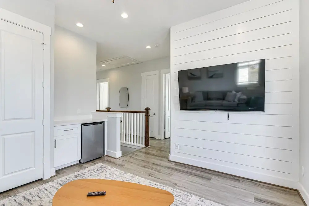 Galveston Home w/ Decks + Views, Walk to Beaches!