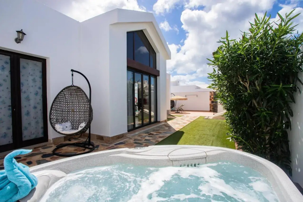 Casa Maurizio - Heated Pool, Hot Tub & Hammam
