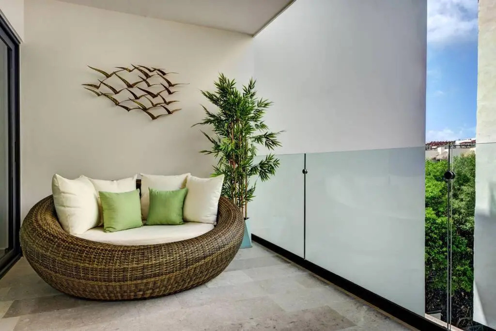 Brand New Classy Condo Just Steps from the Beach