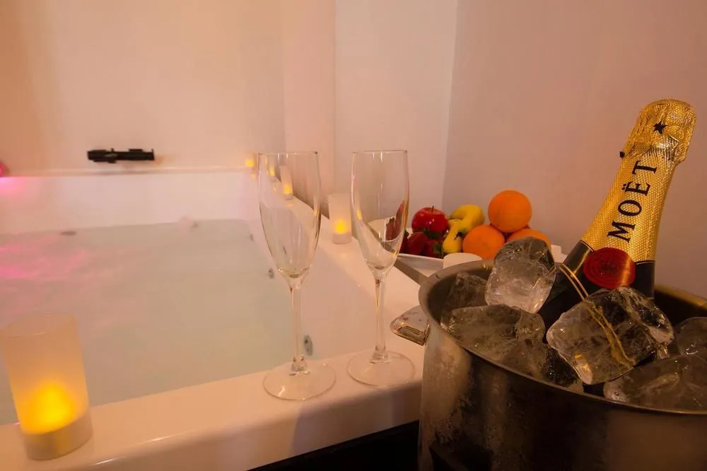 Suites Boutique Jardines del Montornés