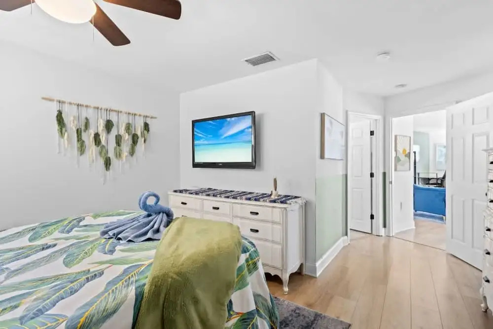 Work Remotely on Indian Rocks Beach - Walk 2 Beach