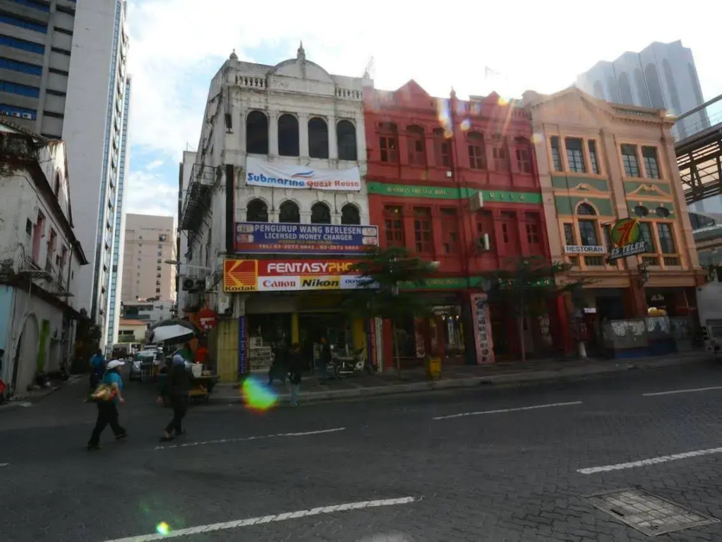 Submarine Guest House Central Market - Hostel
