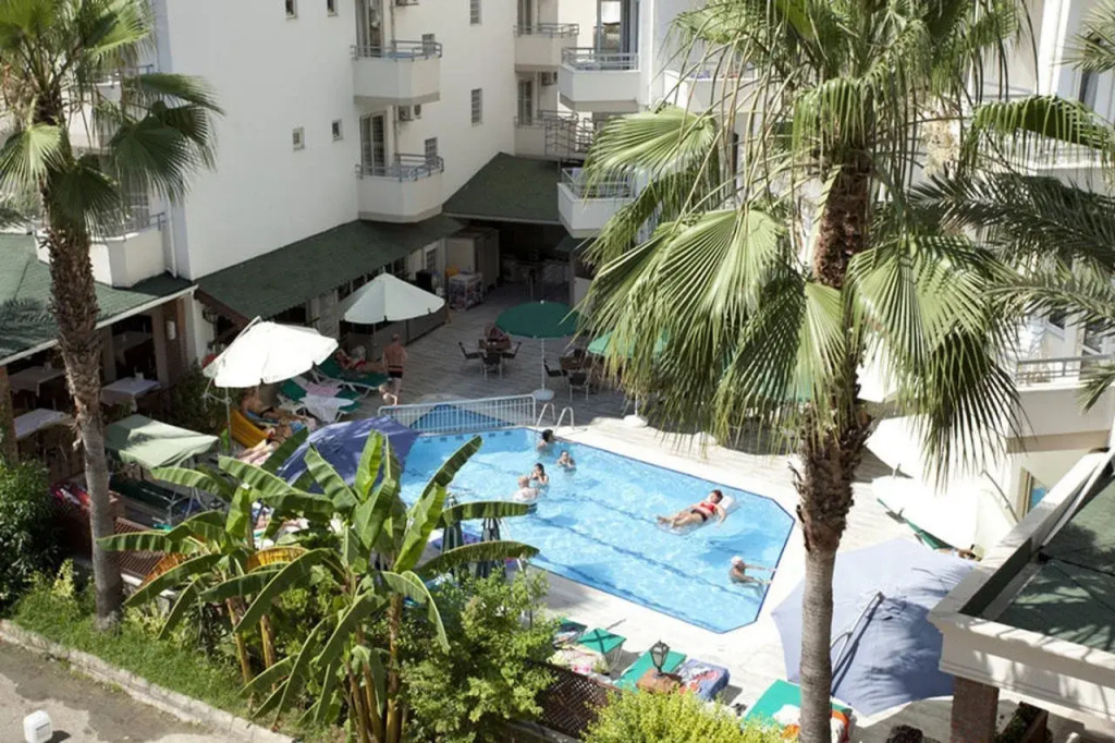 Remi Hotel