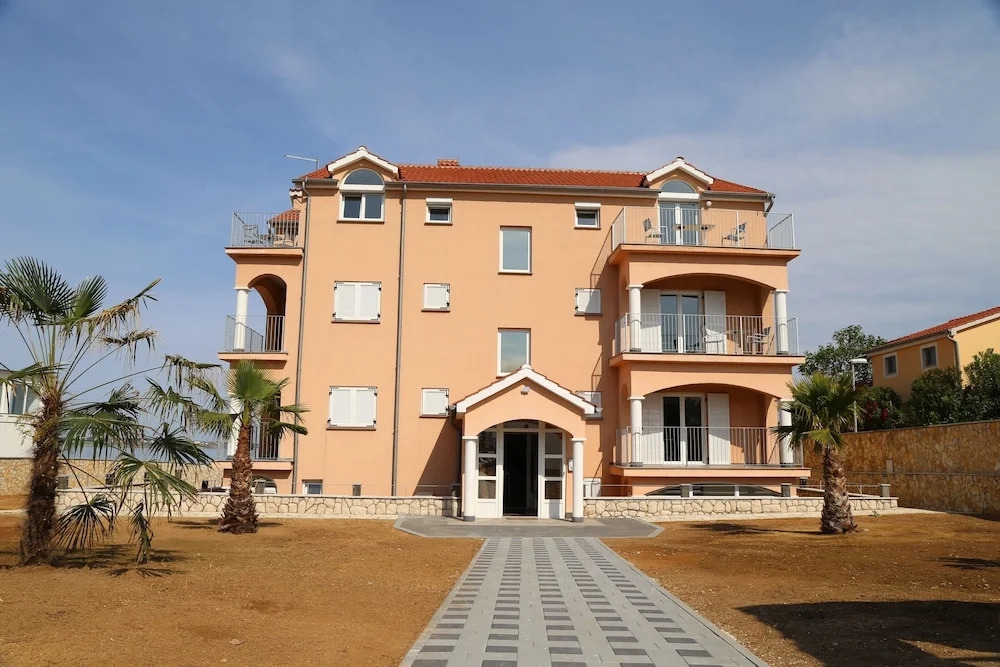 mk apartments nin