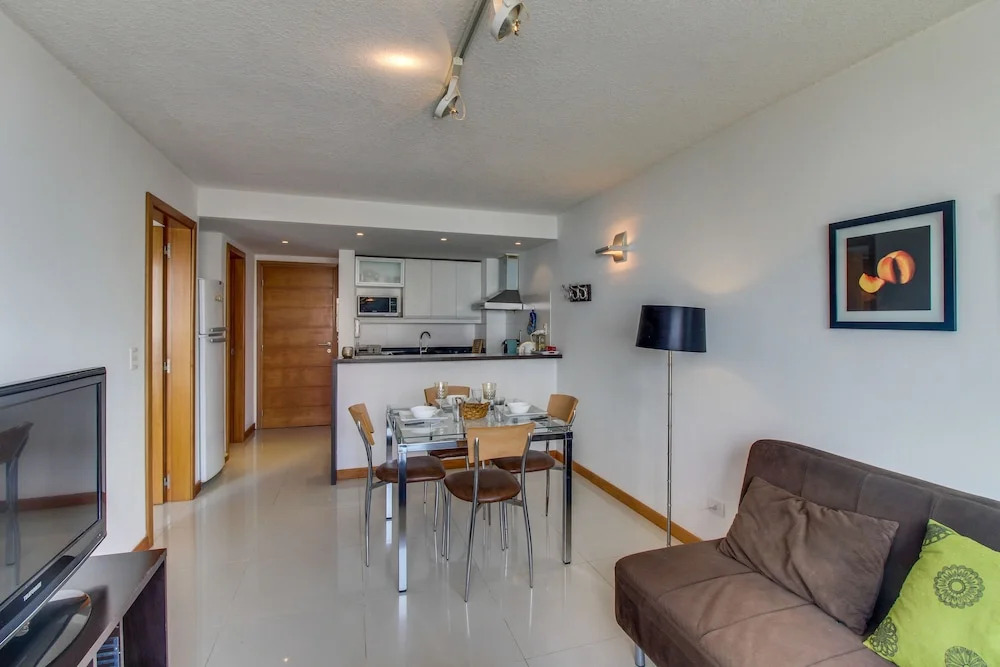 Apartamento con piscina compartida The Point I