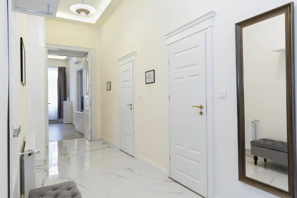 Jenny luxury two bedrooms apartment.