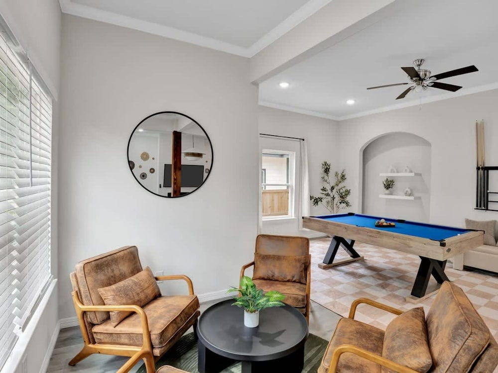 Modern Luxury Minutes From Downtown Dallas