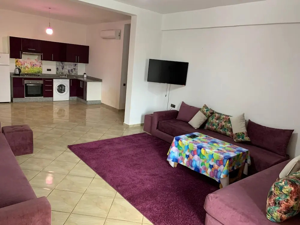 Appartement neuf, entouré de verdure + piscine