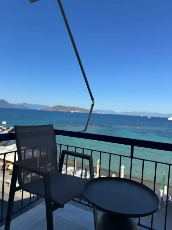 Hotel Avra
