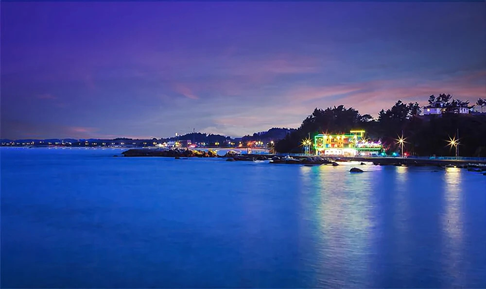 Yangyang Seaglow Rainbow Pension