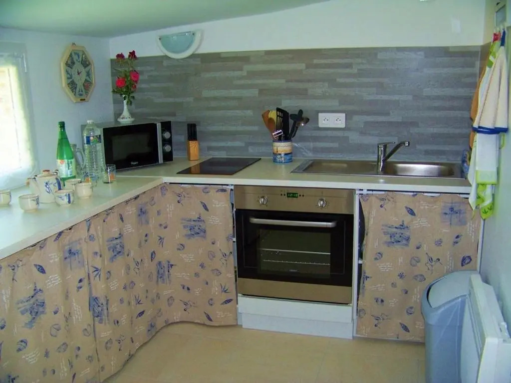 Gîte authentique avec terrasse, jardin clos et wifi à La Garnache - FR-1-426-140