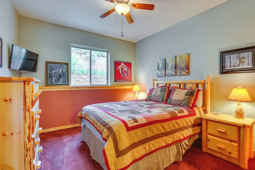 Cozy Condo w/ Views, 3 Mi to Winter Park Resort!