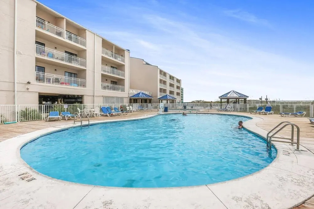 Sugar Beach153- 4 Pools Two Bedrooms 2 Baths Beach-side