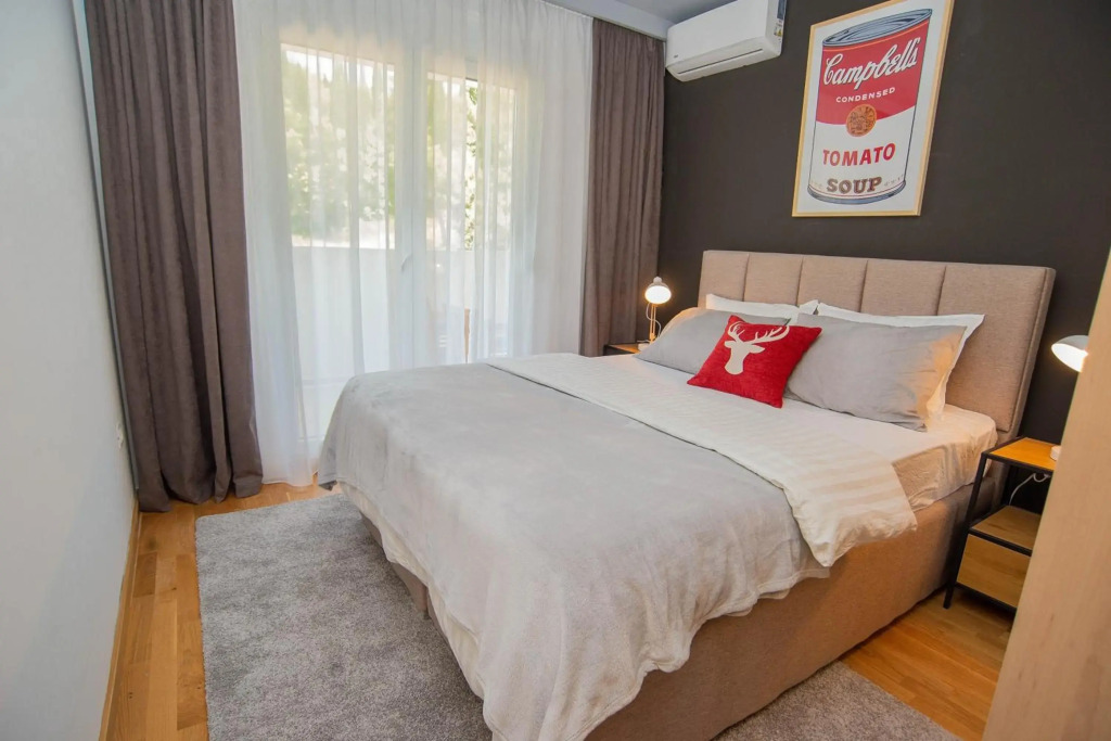 Stylish Two Bedroom Apartment at Ljubovic-Hill Park
